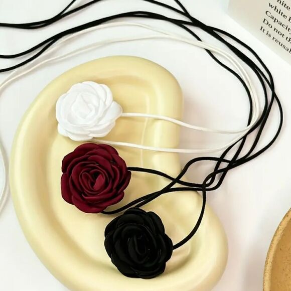 1 Pc Elegant Chokers Necklace with Rose Flowers - Adjustable - Picture 7 of 10
